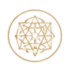 Ein goldenes geometrisches Symbol mit einem komplexen Sternmuster in einem kreisförmigen Rahmen, vor einem einfarbigen schwarzen Hintergrund für eine minimalistische Ästhetik.